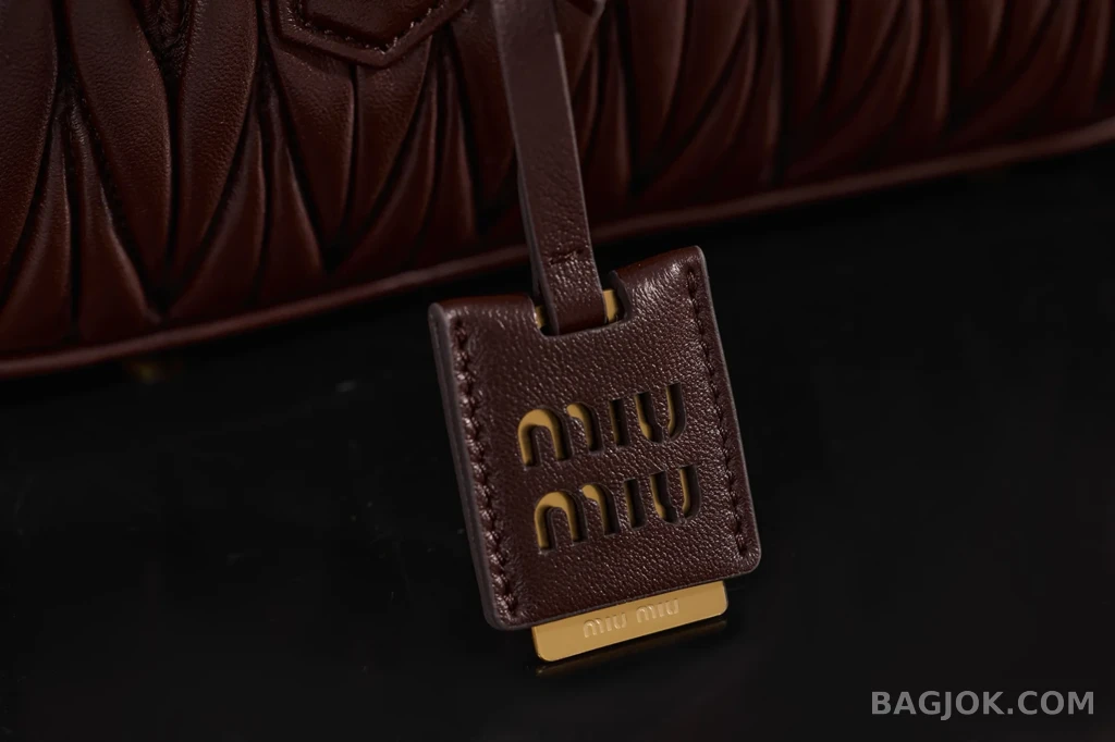 미우미우 MiuMiu 아르카디 마테라쎄 나파 미디움 레더백 상세 이미지
