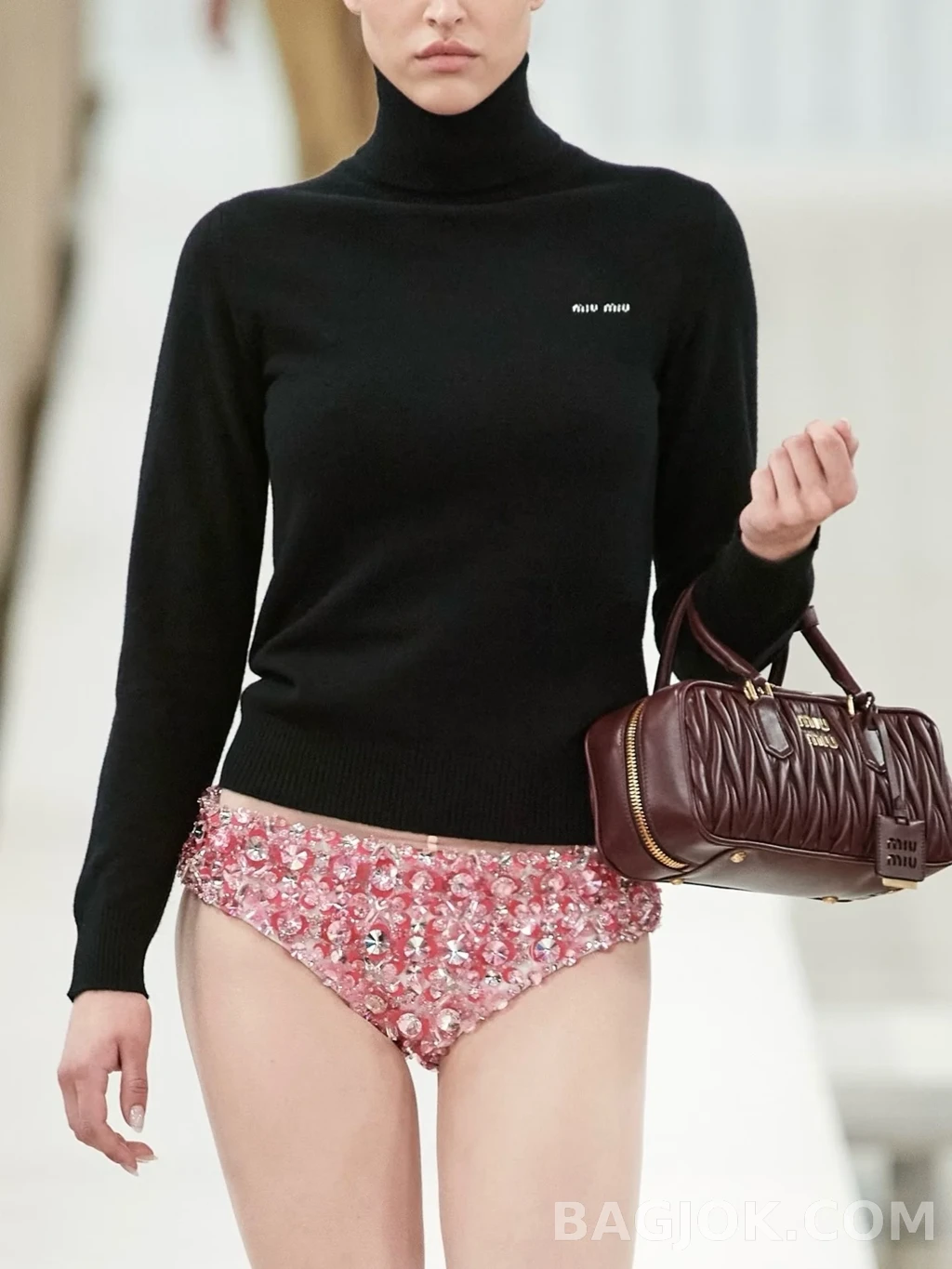 미우미우 MiuMiu 아르카디 마테라쎄 나파 미디움 레더백 상세 이미지