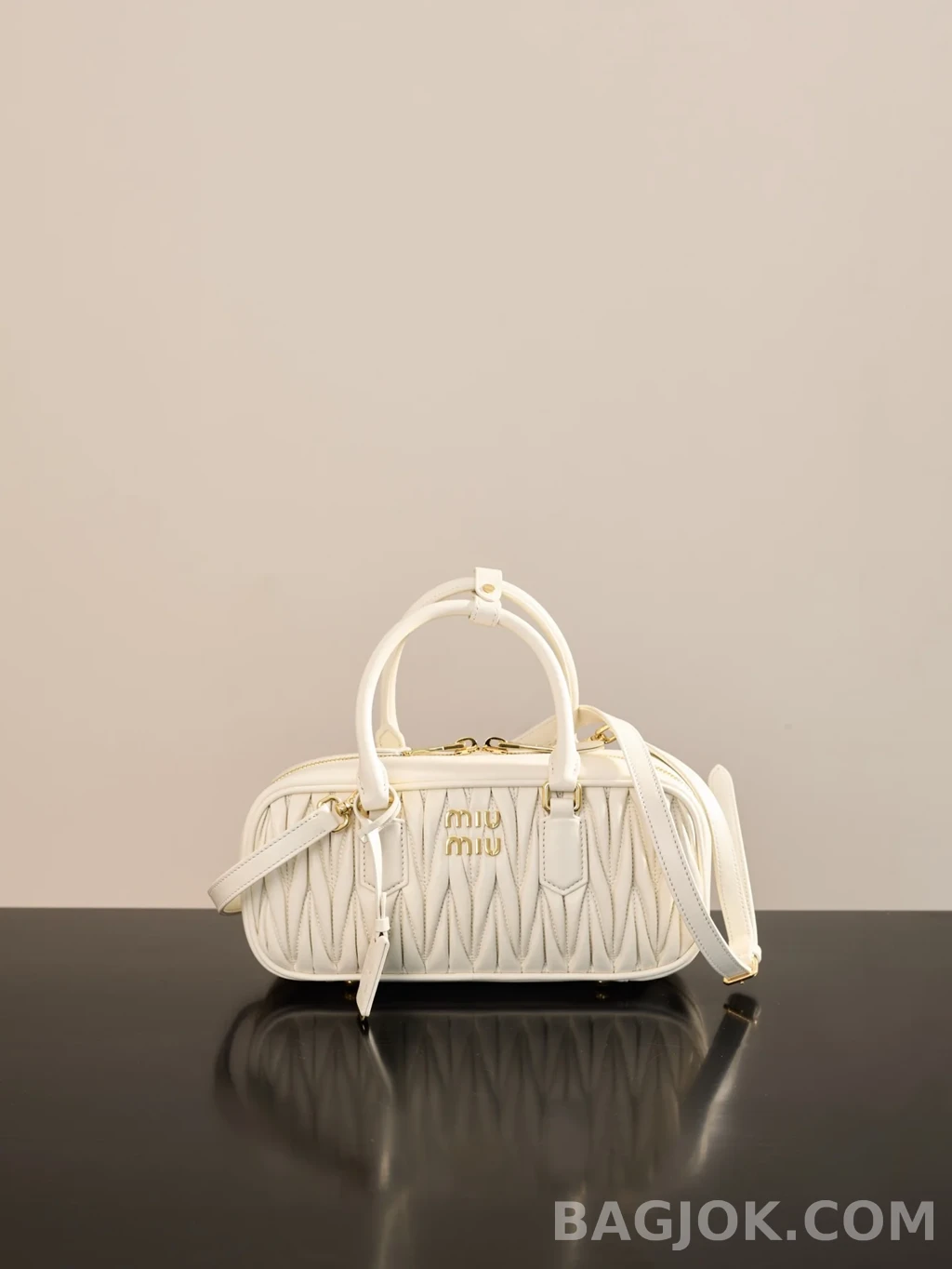미우미우 MiuMiu 아르카디 마테라쎄 나파 미디움 레더백 상세 이미지