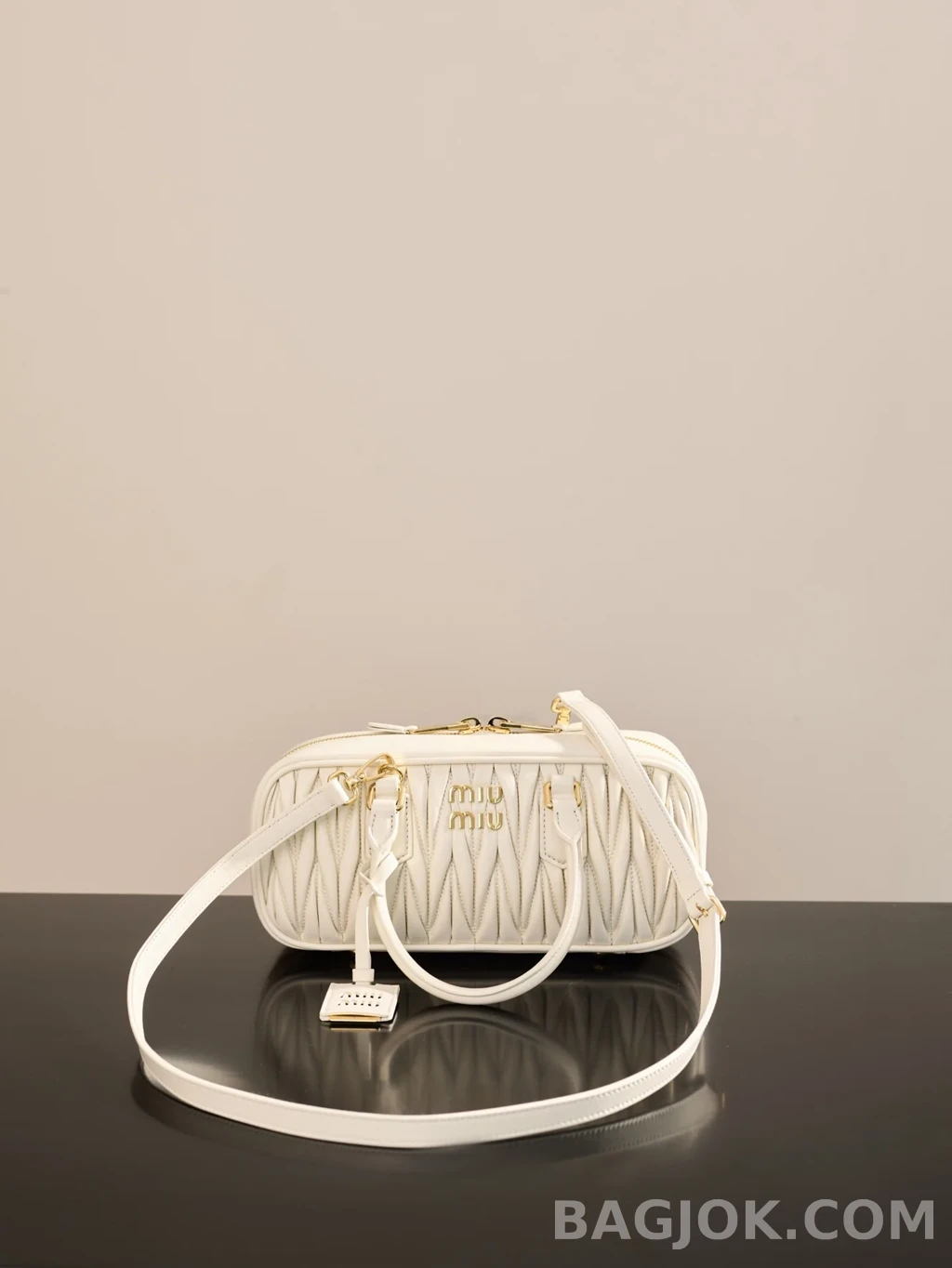 미우미우 MiuMiu 아르카디 마테라쎄 나파 미디움 레더백 상세 이미지
