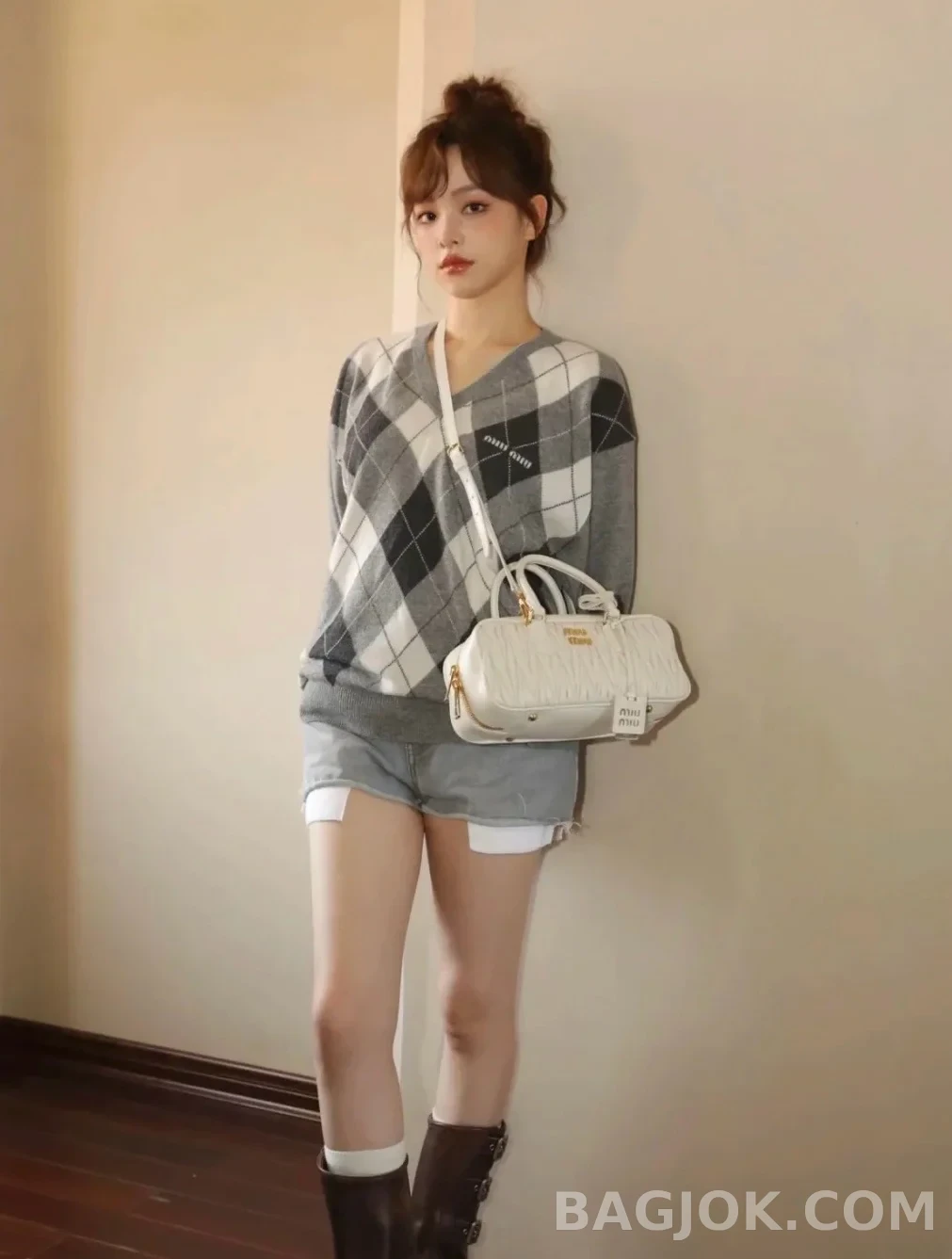 미우미우 MiuMiu 아르카디 마테라쎄 나파 미디움 레더백 상세 이미지