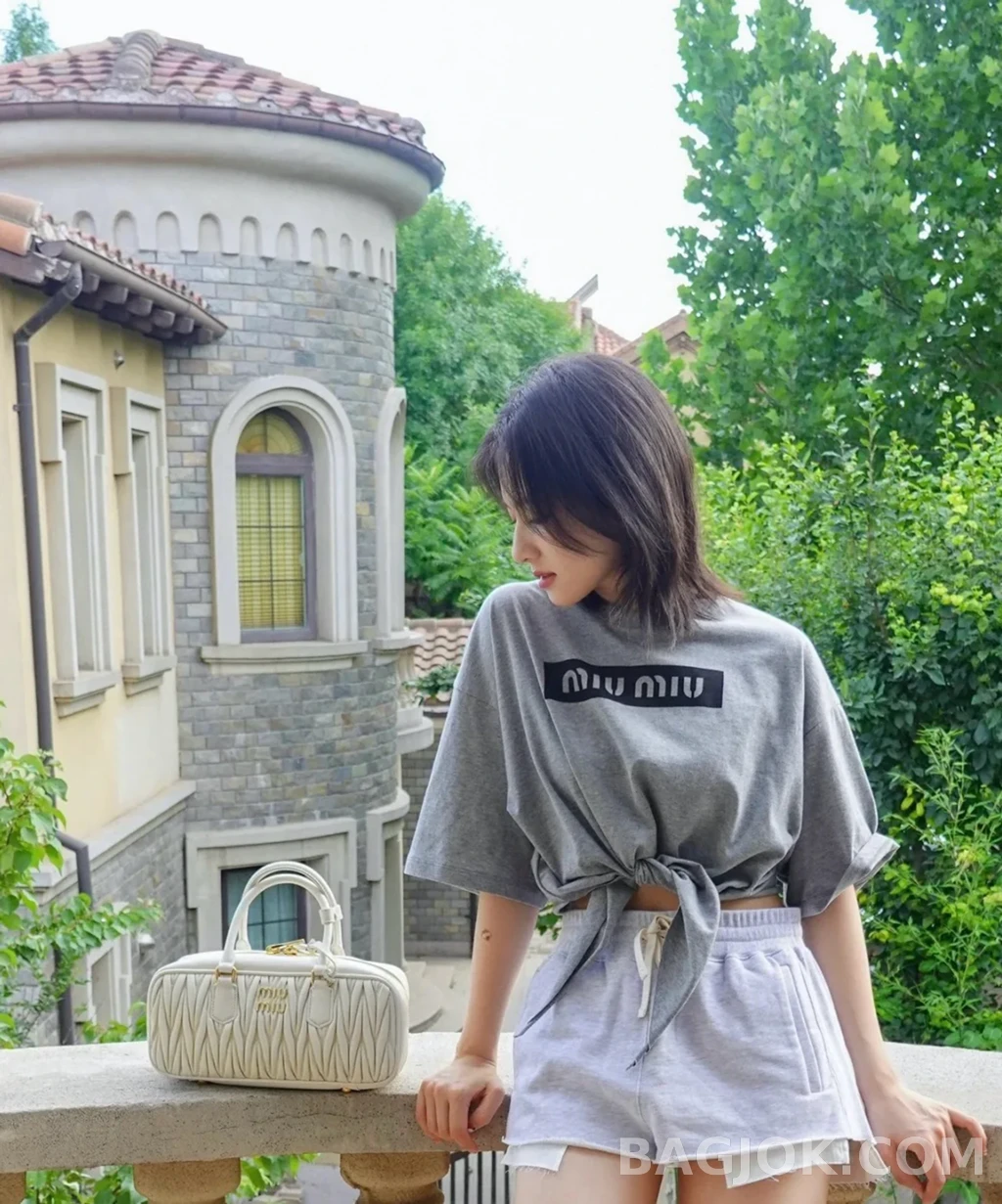 미우미우 MiuMiu 아르카디 마테라쎄 나파 미디움 레더백 상세 이미지