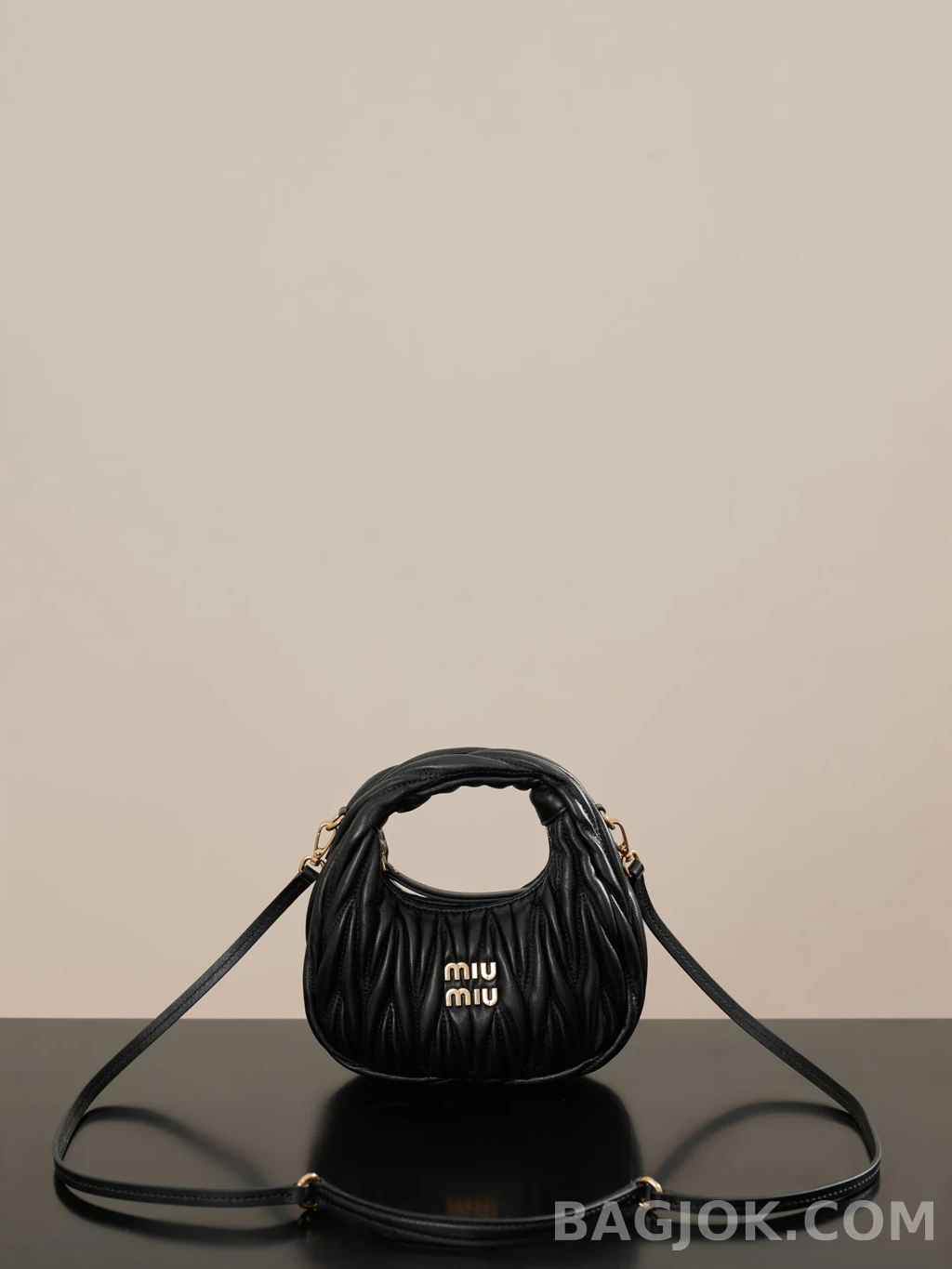 미우미우 MiuMiu 완더 마테라쎄 나파 가죽 호보 미니 백 상세 이미지