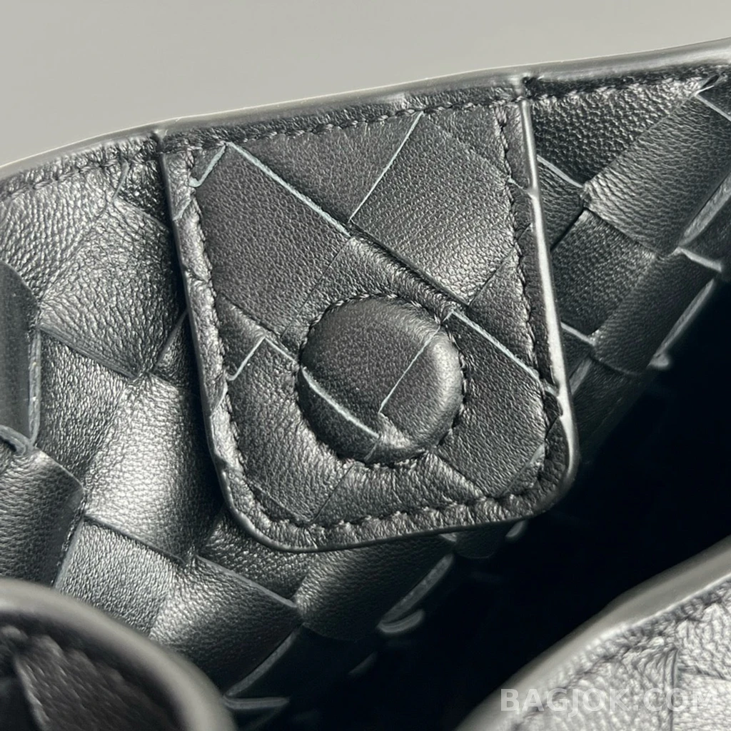 보테가베네타 Bottega Veneta 파라슈트 숄더백 미디움 상세 이미지