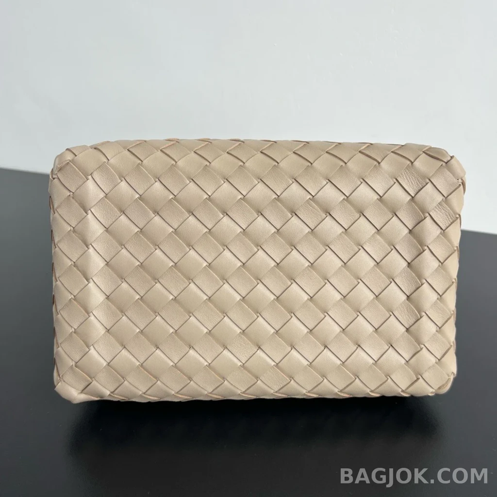 보테가베네타 Bottega Veneta 파라슈트 숄더백 미디움 상세 이미지