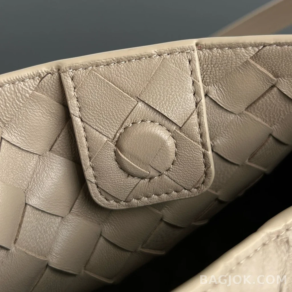 보테가베네타 Bottega Veneta 파라슈트 숄더백 미디움 상세 이미지