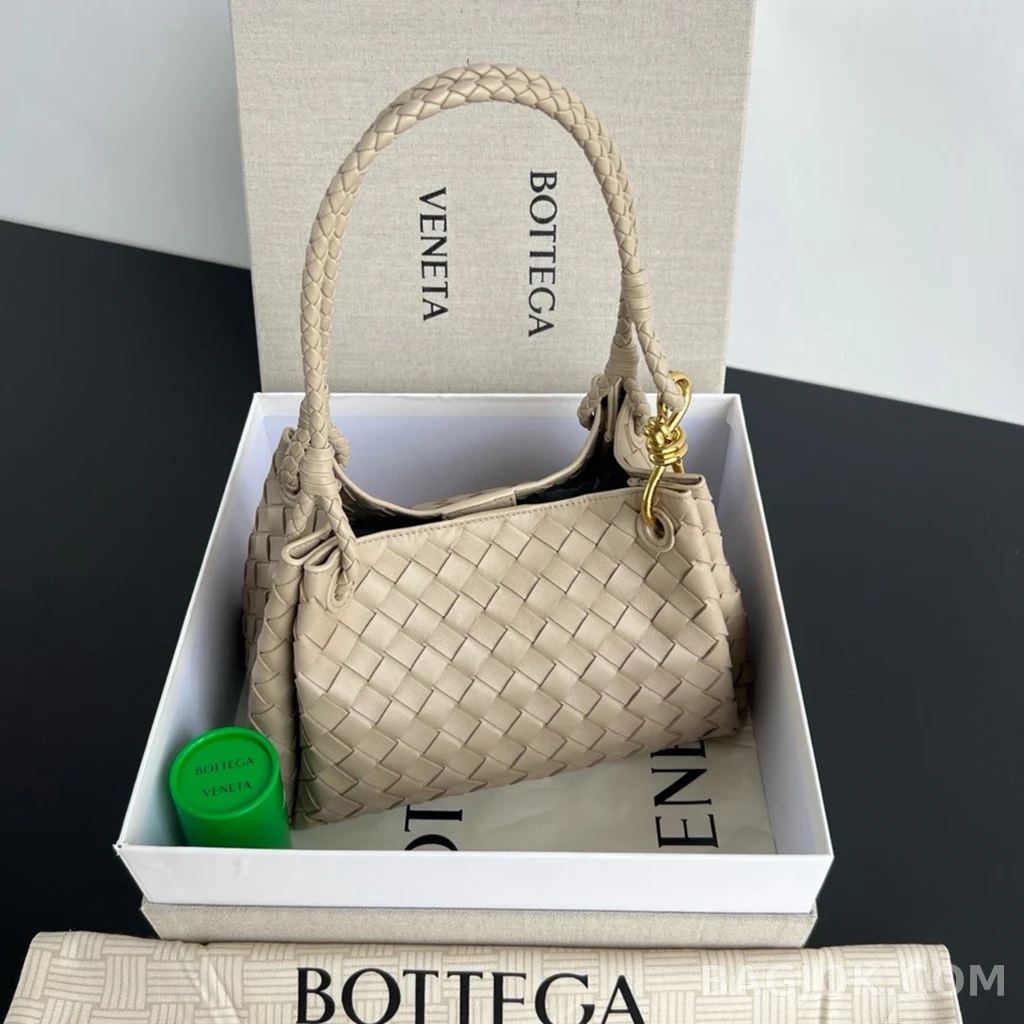 보테가베네타 Bottega Veneta 파라슈트 숄더백 미디움 상세 이미지