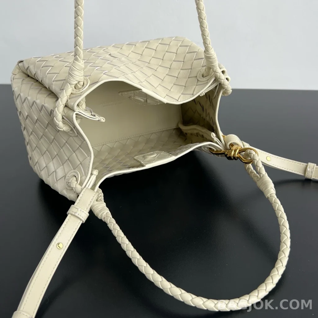 보테가베네타 Bottega Veneta 파라슈트 숄더백 미디움 상세 이미지