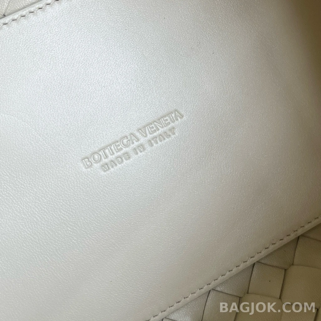 보테가베네타 Bottega Veneta 파라슈트 숄더백 미디움 상세 이미지