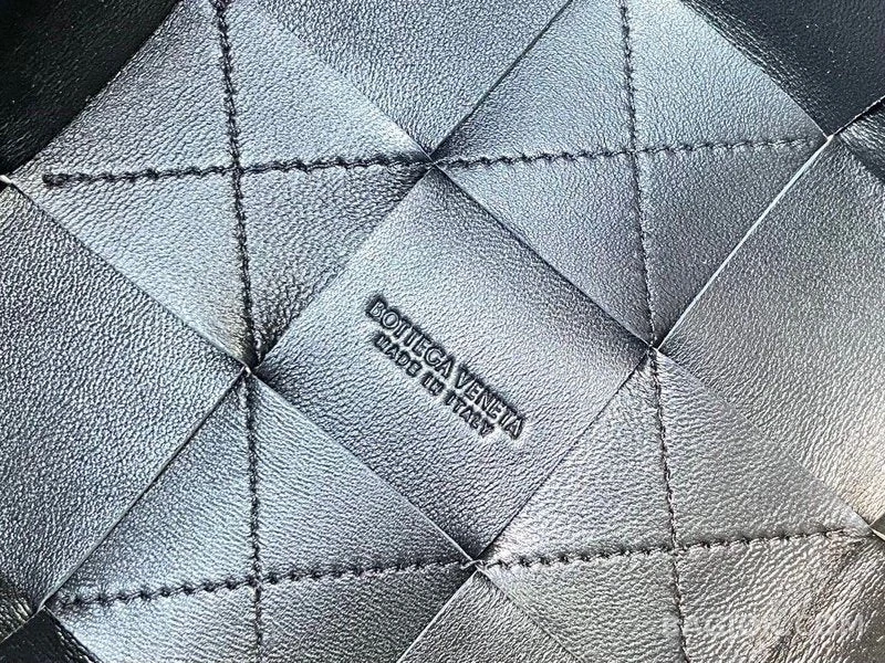 보테가베네타 Bottega Veneta 카세트 버킷백 스몰 상세 이미지