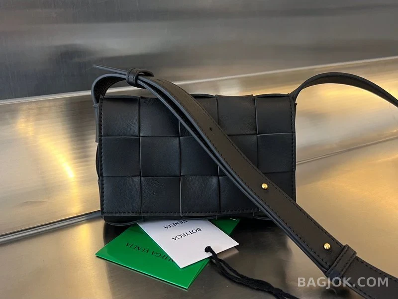 보테가베네타 Bottega Veneta 카세트백 상세 이미지