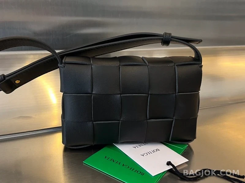 보테가베네타 Bottega Veneta 카세트백 상세 이미지