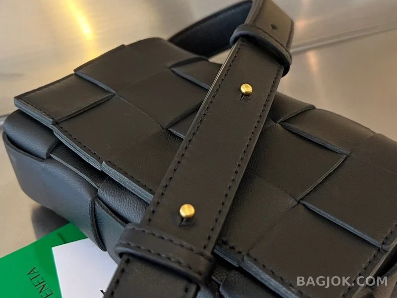 보테가베네타 Bottega Veneta 카세트백 상세 이미지