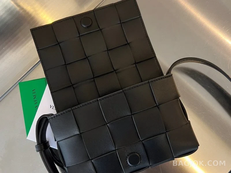 보테가베네타 Bottega Veneta 카세트백 상세 이미지
