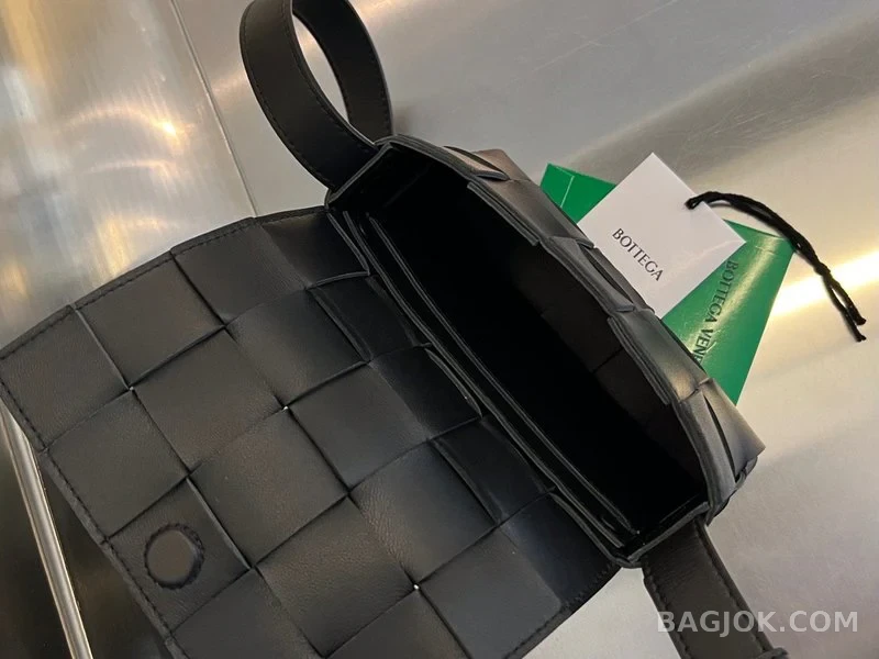 보테가베네타 Bottega Veneta 카세트백 상세 이미지