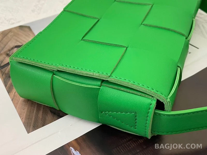 보테가베네타 Bottega Veneta 카세트백 상세 이미지