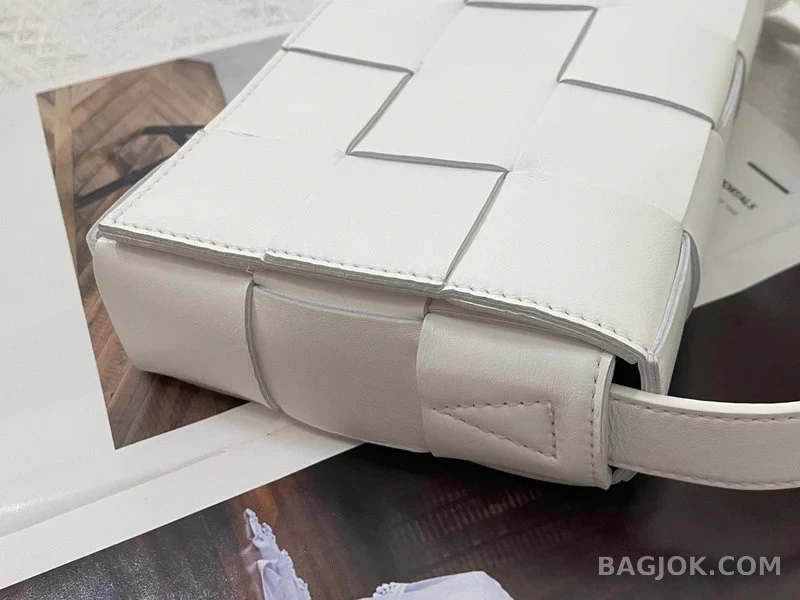 보테가베네타 Bottega Veneta 카세트백 상세 이미지