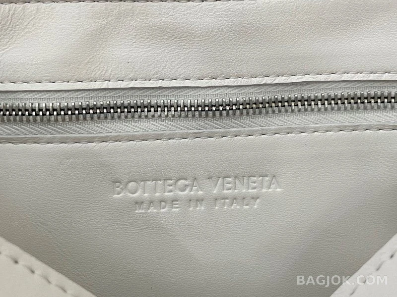 보테가베네타 Bottega Veneta 카세트백 상세 이미지