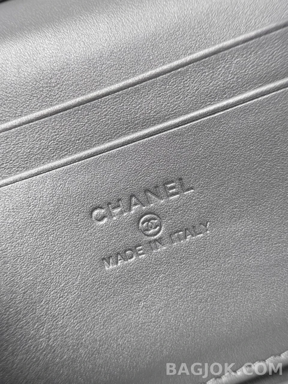 샤넬 Chanel 26c 메탈릭 램스킨 탑핸들 베니티 케이스 상세 이미지