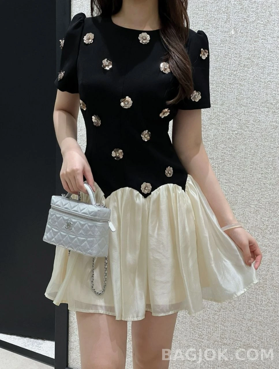 샤넬 Chanel 26c 메탈릭 램스킨 탑핸들 베니티 케이스 상세 이미지