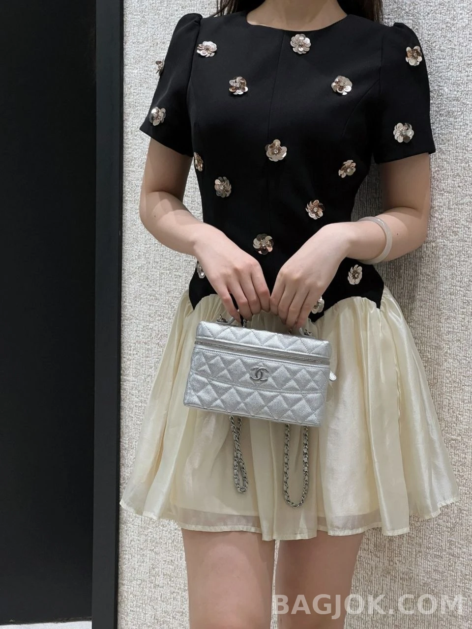 샤넬 Chanel 26c 메탈릭 램스킨 탑핸들 베니티 케이스 상세 이미지