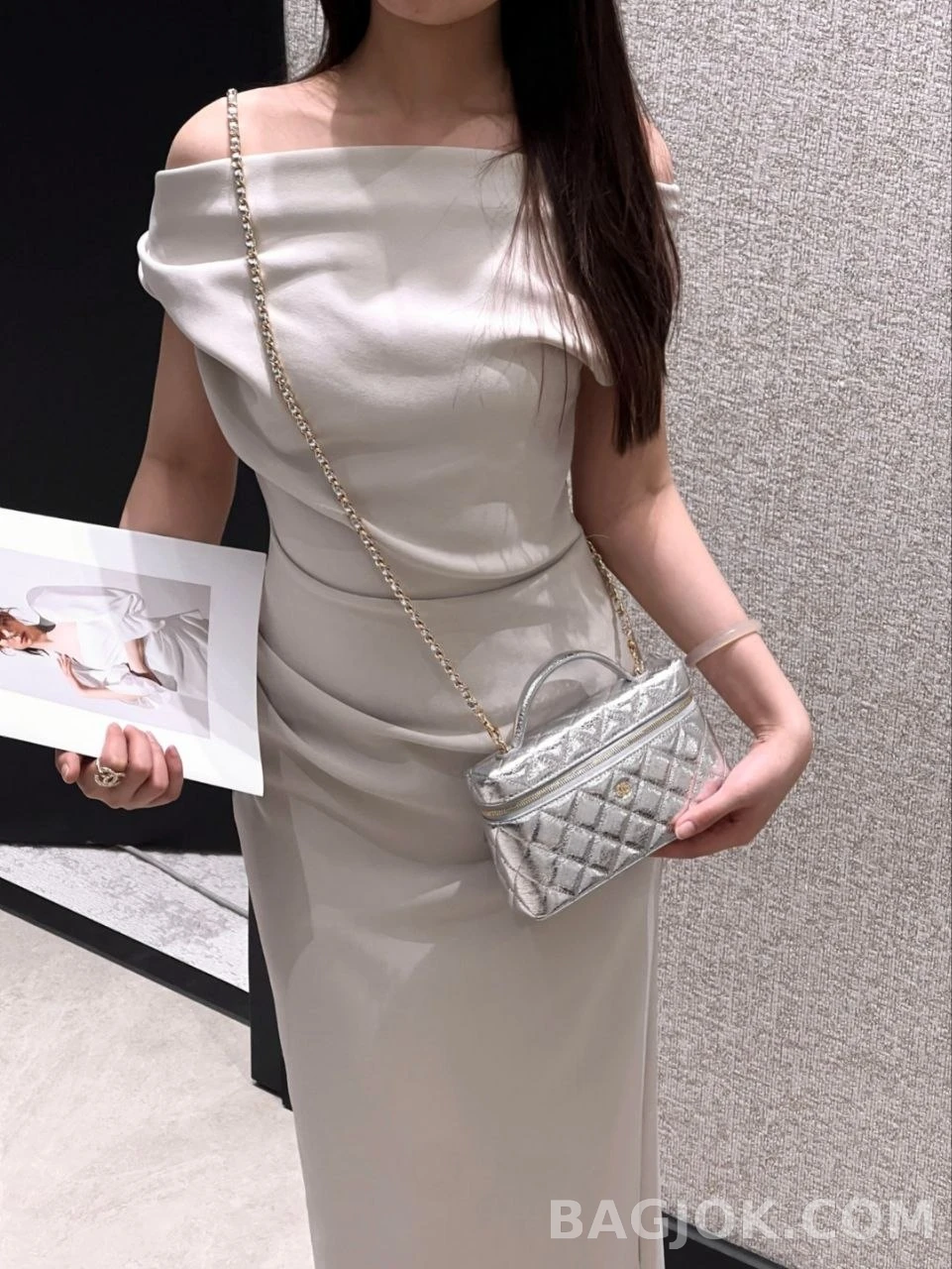 샤넬 Chanel 26x 홀리데이 실버 탑핸들 베니티 케이스 상세 이미지