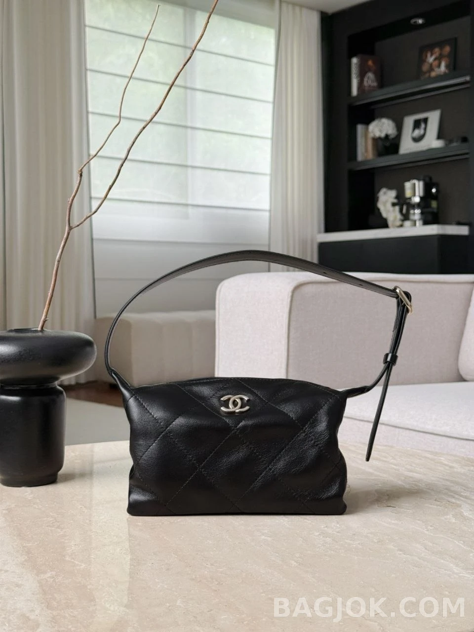샤넬 Chanel 26P 호보백 스몰 램스킨 상세 이미지