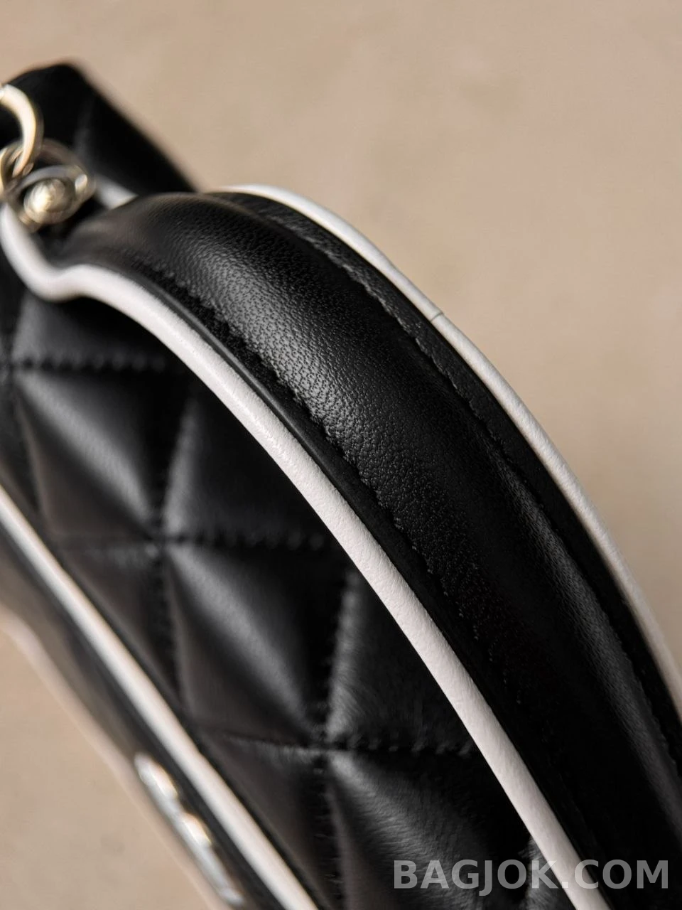샤넬 Chanel 26s LP 클래식 체인 베니티 케이스 상세 이미지