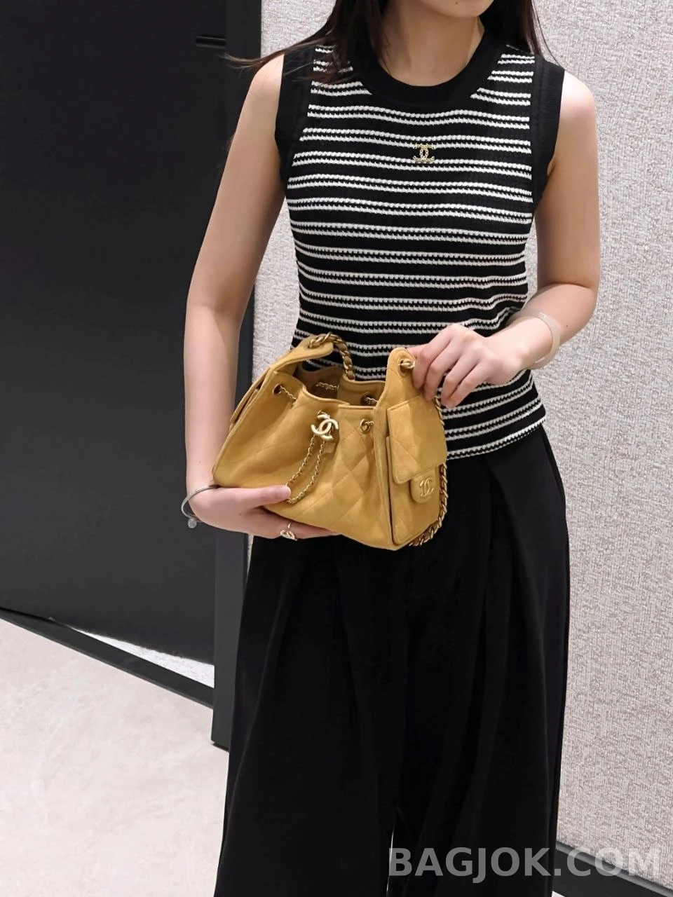 샤넬 Chanel 26C 호보백 미니 스웨이드 상세 이미지