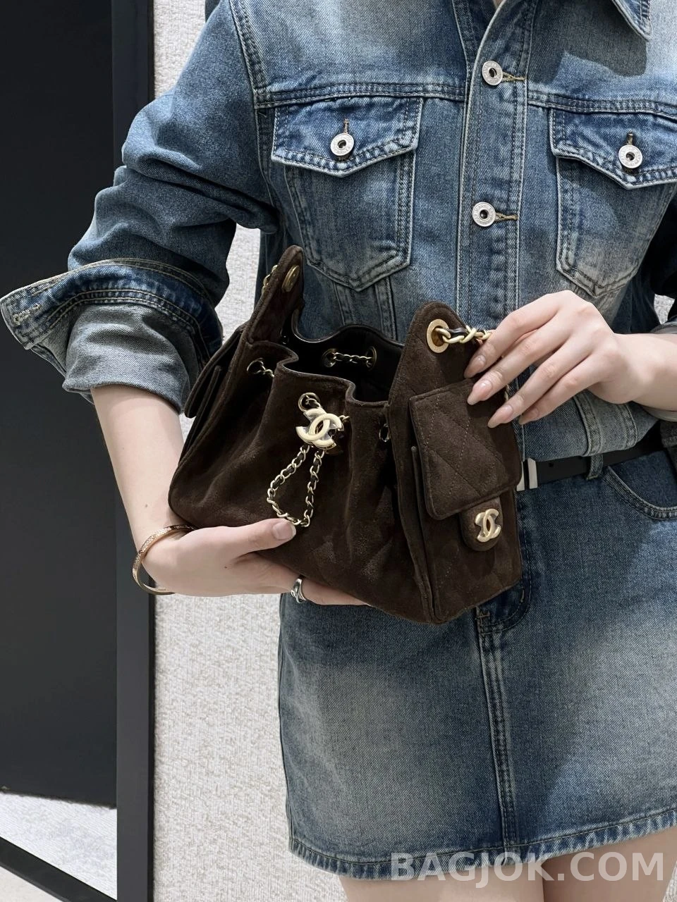 샤넬 Chanel 26C 호보백 미니 스웨이드 상세 이미지