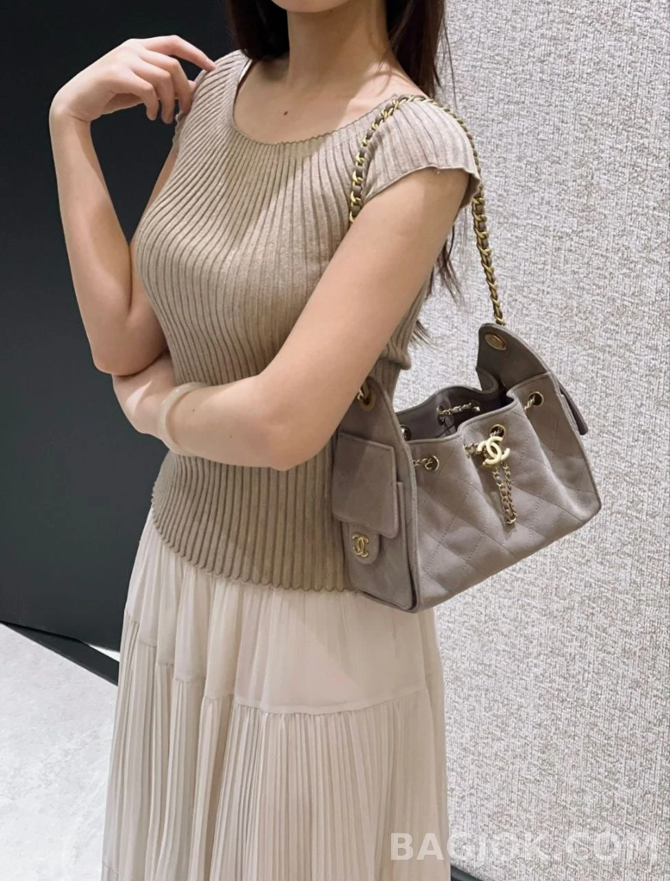 샤넬 Chanel 26C 호보백 미니 스웨이드 상세 이미지