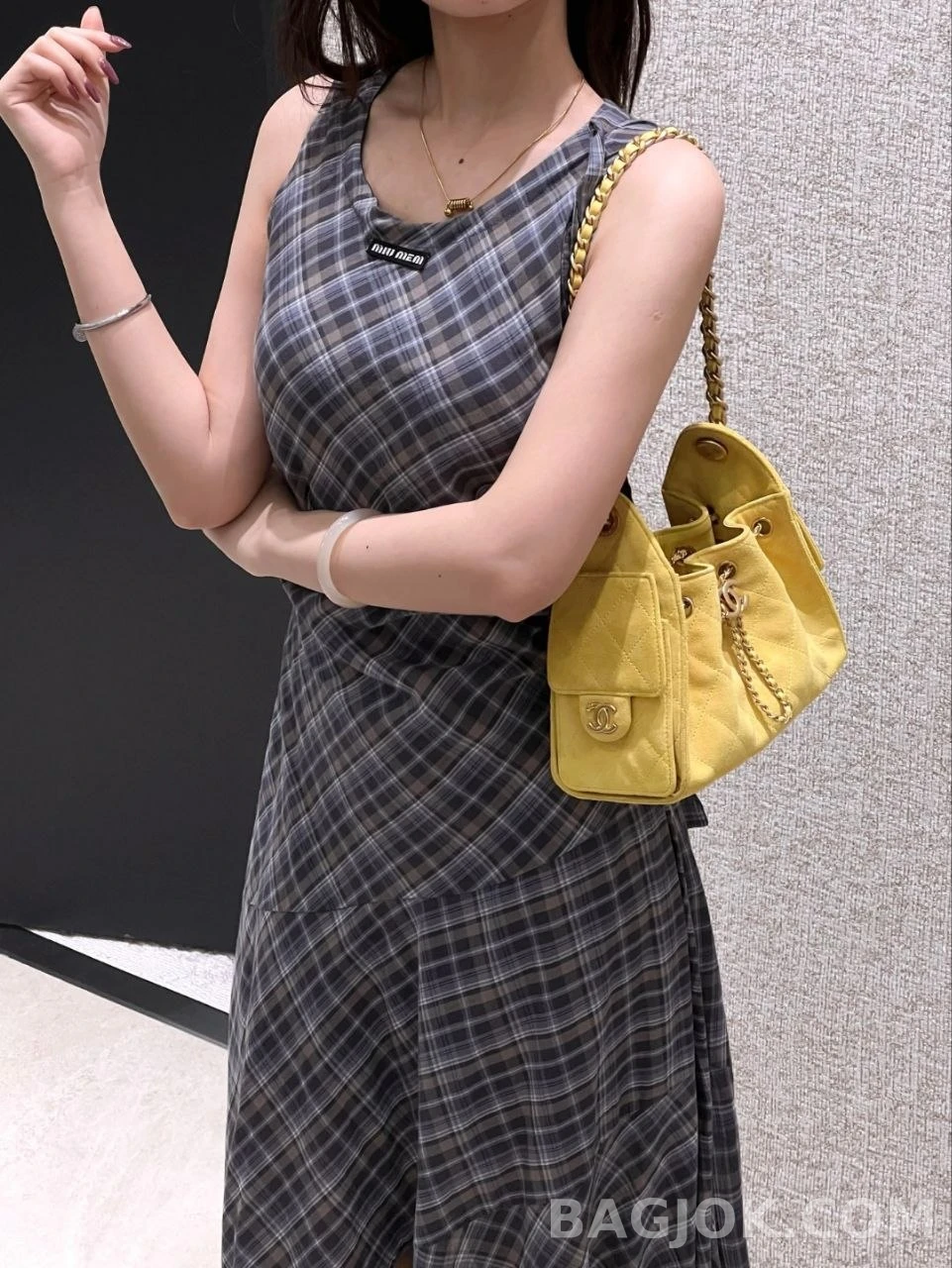 샤넬 Chanel 26C 호보백 미니 스웨이드 상세 이미지