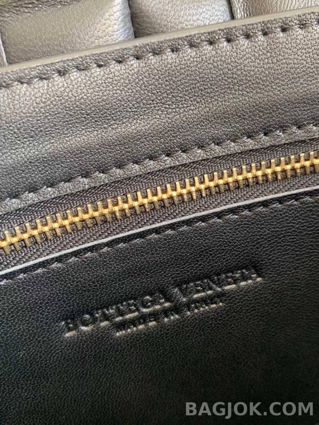 보테가베네타 Bottega Veneta 패딩 카세트백 상세 이미지