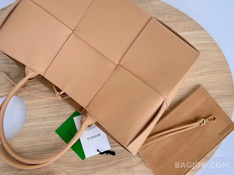 보테가베네타 Bottega Veneta 아르코 토트백 미디움 상세 이미지