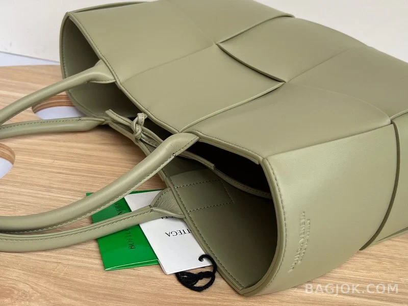 보테가베네타 Bottega Veneta 아르코 토트백 미디움 상세 이미지