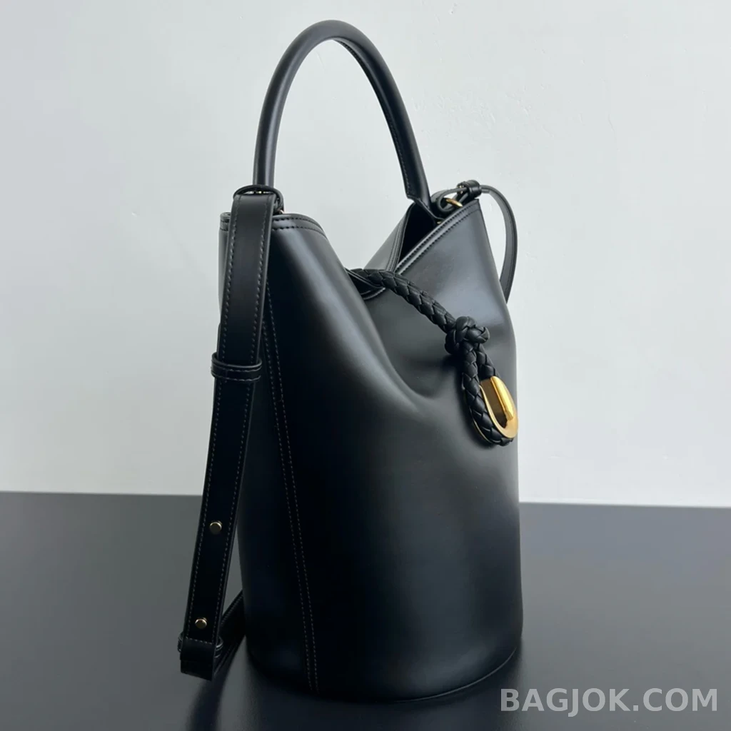 보테가베네타 Bottega Veneta 리베르타 버킷백 상세 이미지