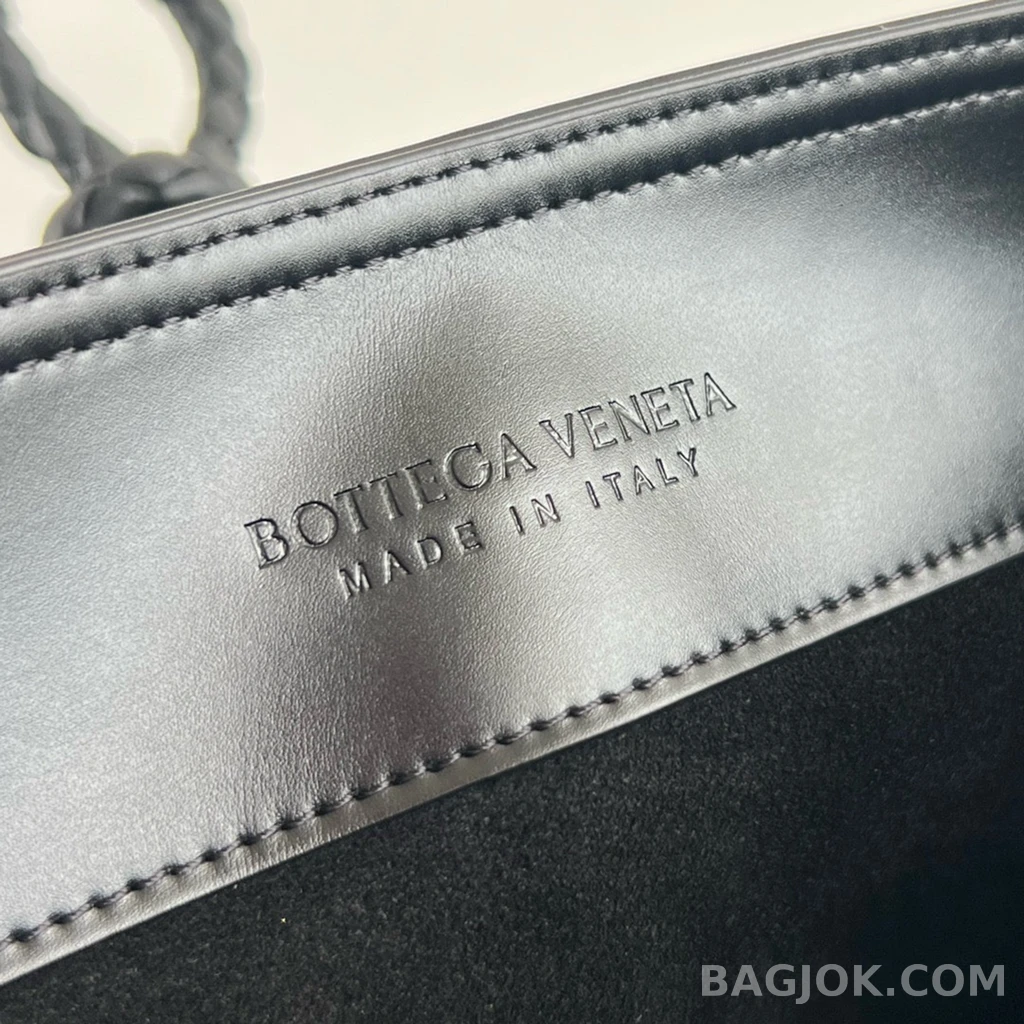 보테가베네타 Bottega Veneta 리베르타 버킷백 상세 이미지