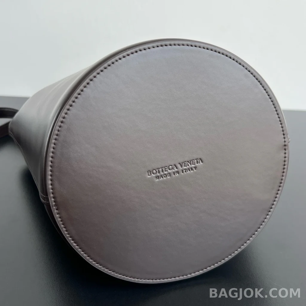 보테가베네타 Bottega Veneta 리베르타 버킷백 상세 이미지