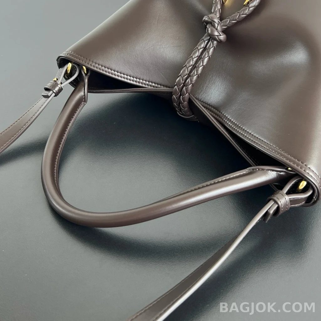 보테가베네타 Bottega Veneta 리베르타 버킷백 상세 이미지