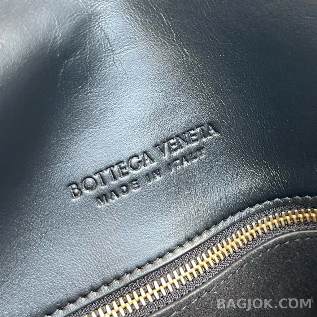 보테가베네타 Bottega Veneta 리베르타 숄더백 미디움 상세 이미지