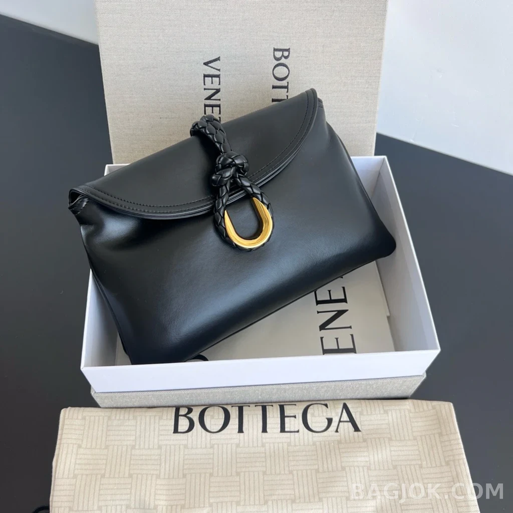 보테가베네타 Bottega Veneta 리베르타 숄더백 미디움 상세 이미지
