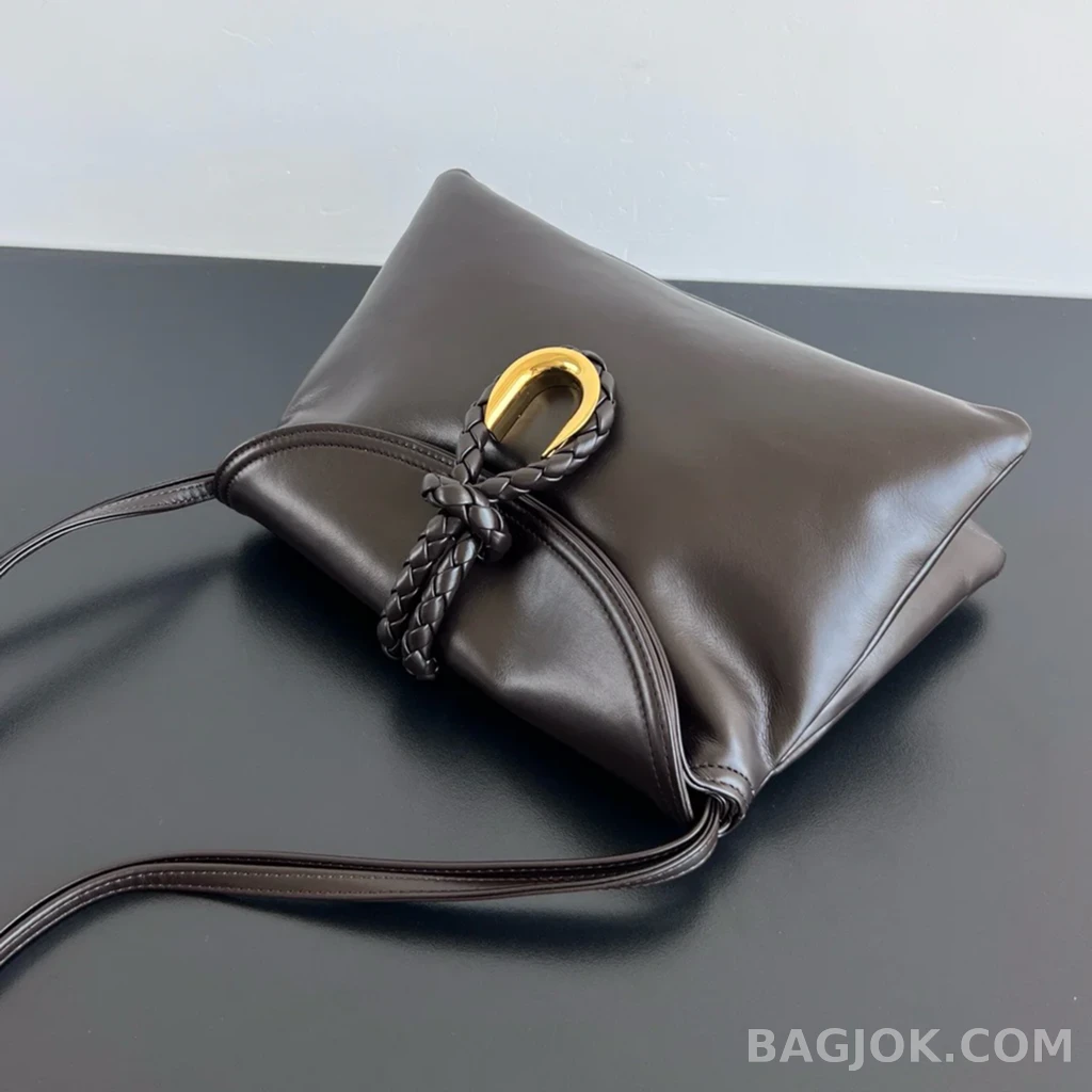 보테가베네타 Bottega Veneta 리베르타 숄더백 미디움 상세 이미지