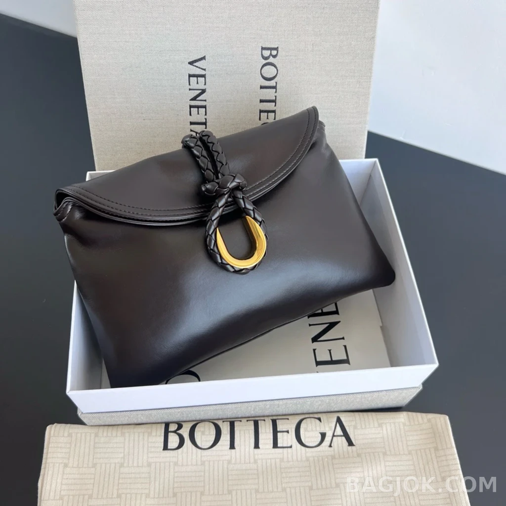 보테가베네타 Bottega Veneta 리베르타 숄더백 미디움 상세 이미지