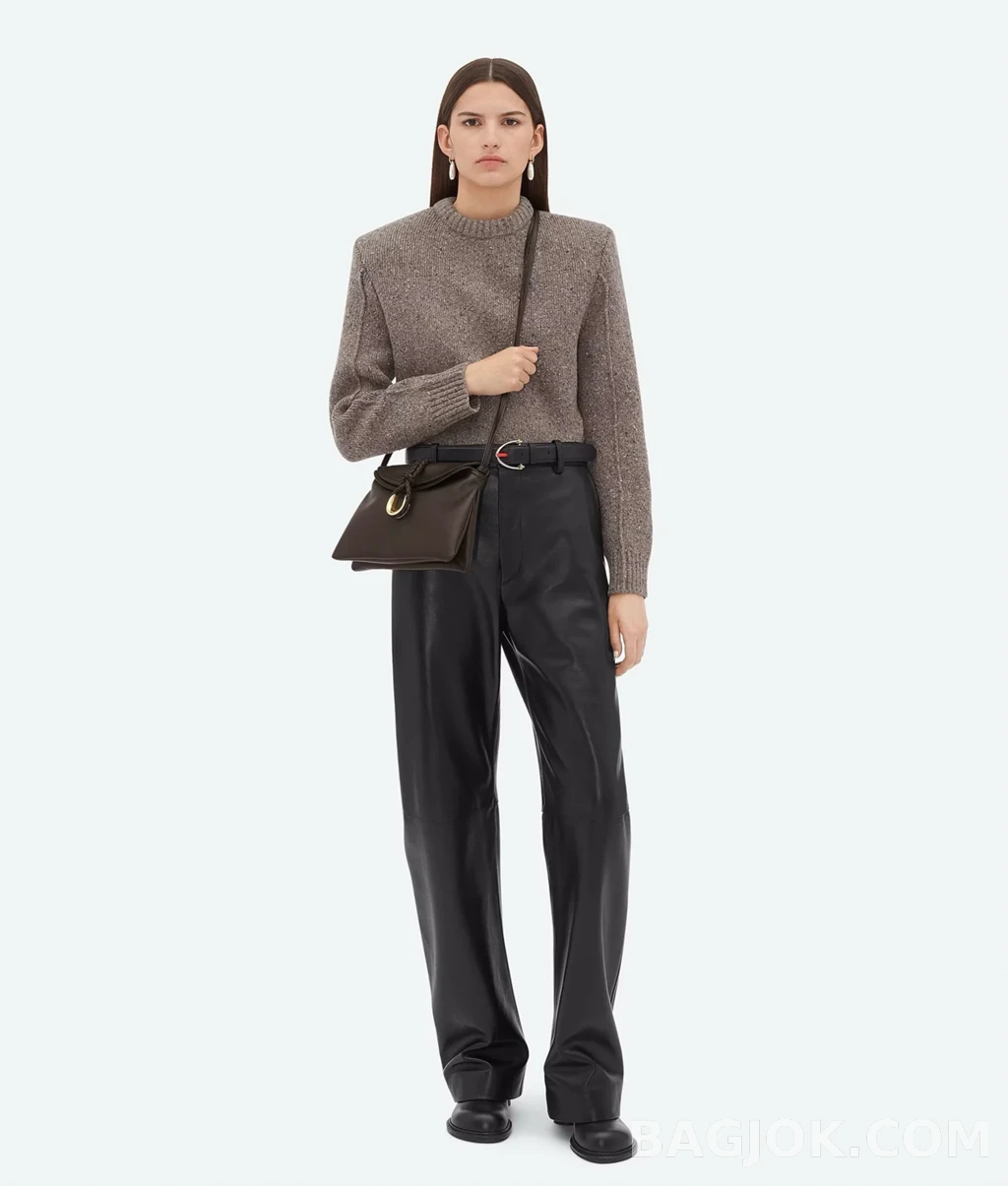 보테가베네타 Bottega Veneta 리베르타 숄더백 미디움 상세 이미지