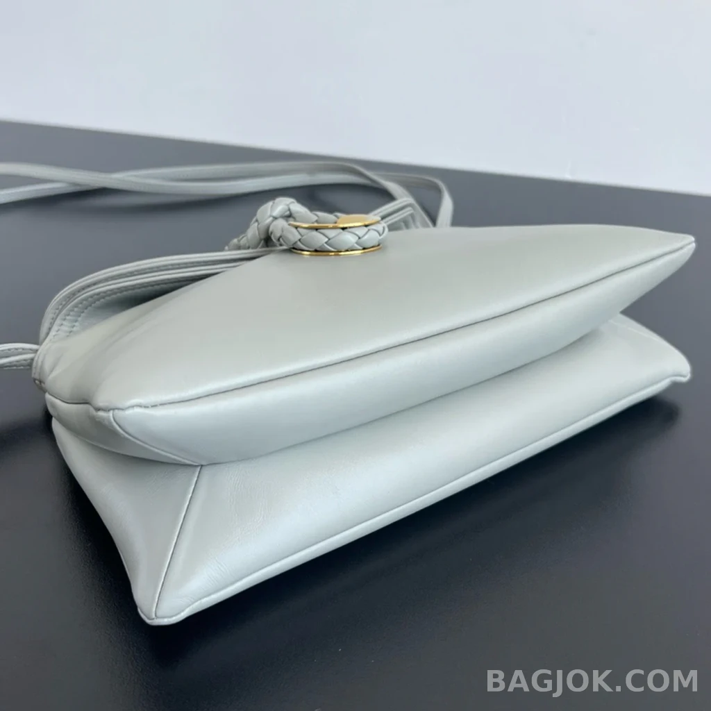 보테가베네타 Bottega Veneta 리베르타 숄더백 미디움 상세 이미지