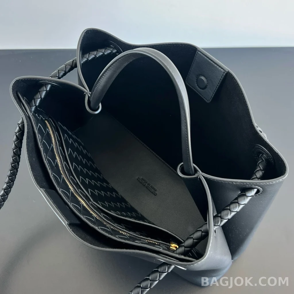 보테가베네타 Bottega Veneta 스무스 레더 안디아모 미디움 상세 이미지
