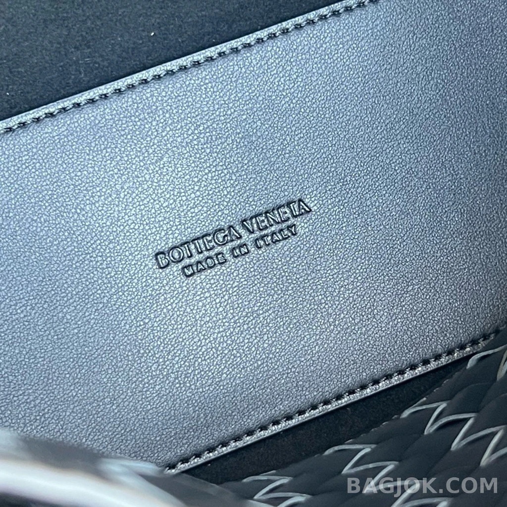 보테가베네타 Bottega Veneta 스무스 레더 안디아모 미디움 상세 이미지