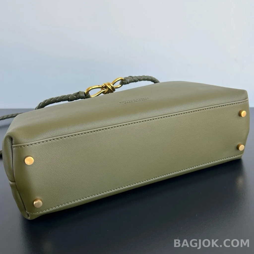 보테가베네타 Bottega Veneta 스무스 레더 안디아모 미디움 상세 이미지