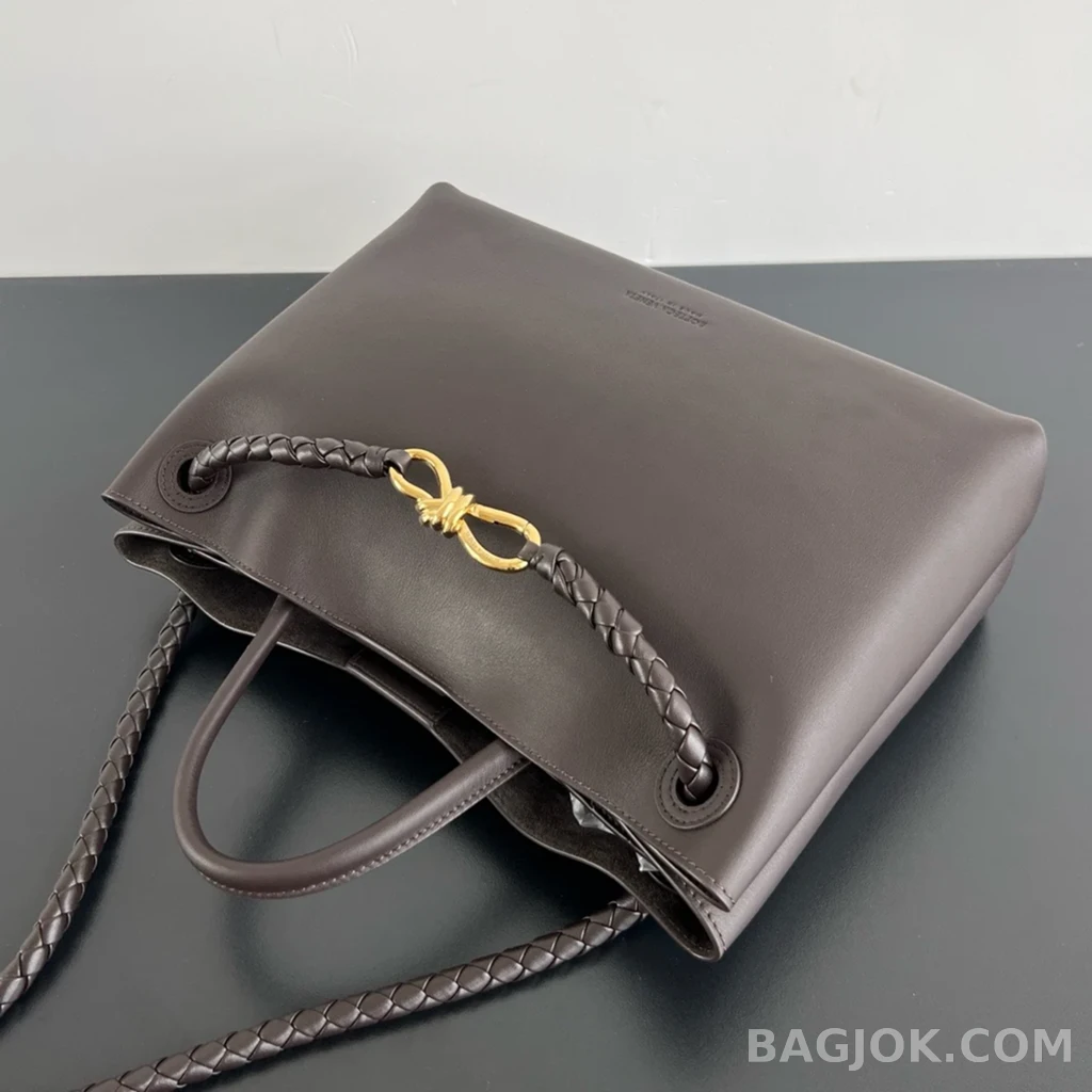 보테가베네타 Bottega Veneta 스무스 레더 안디아모 미디움 상세 이미지