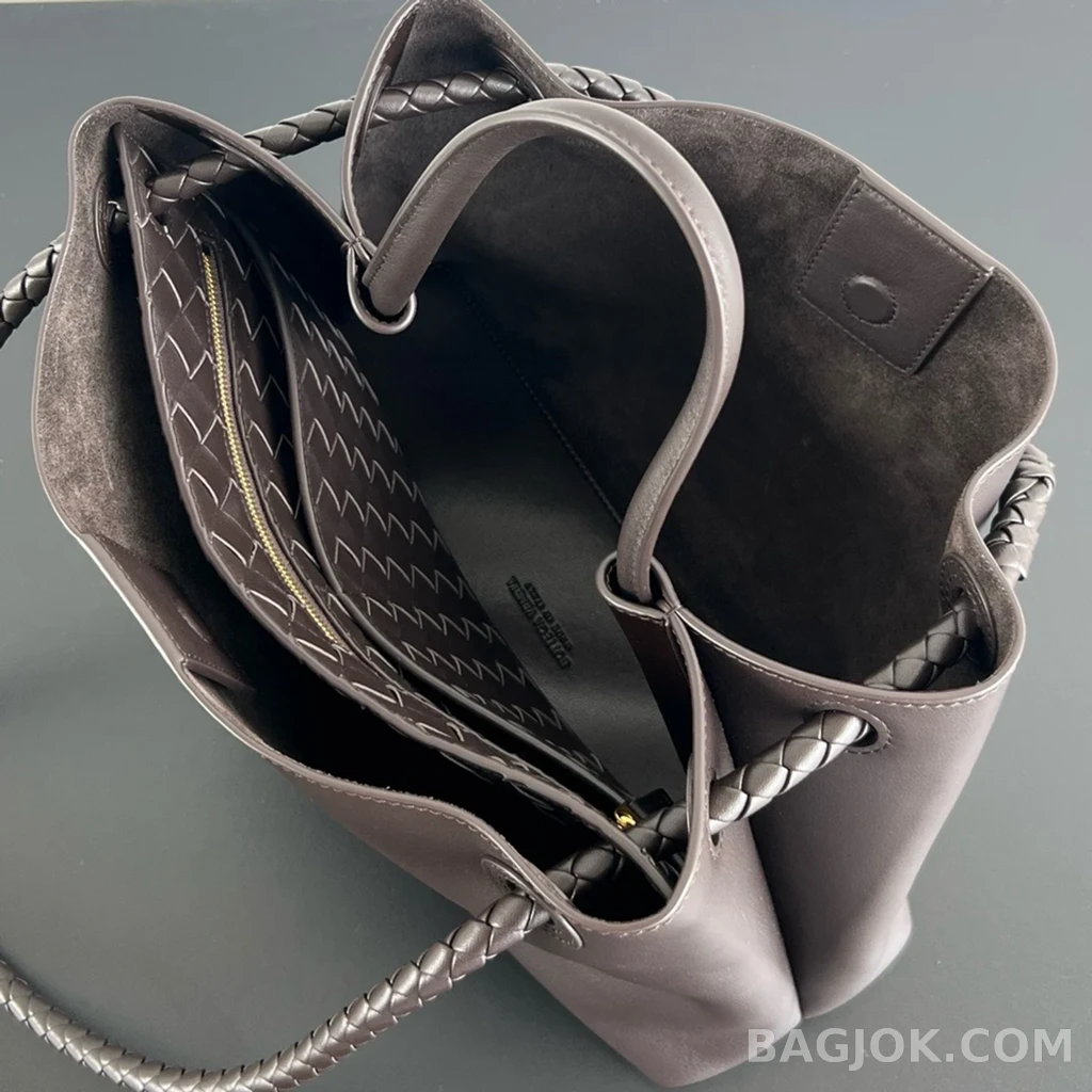 보테가베네타 Bottega Veneta 스무스 레더 안디아모 미디움 상세 이미지